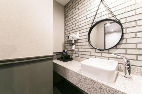 Hotel Chicago Changwon Bagian luar foto