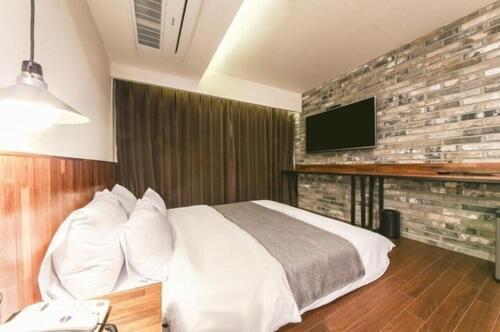 Hotel Chicago Changwon Bagian luar foto