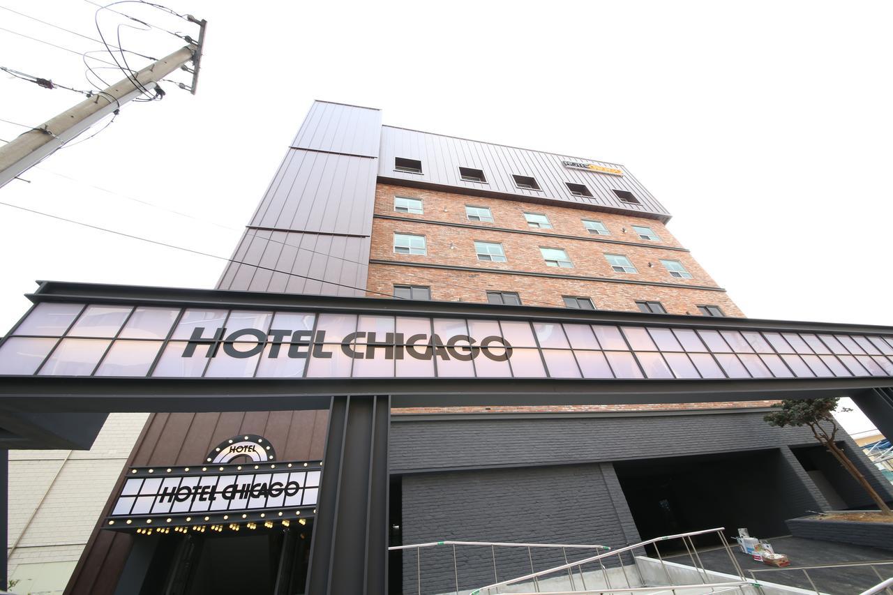 Hotel Chicago Changwon Bagian luar foto
