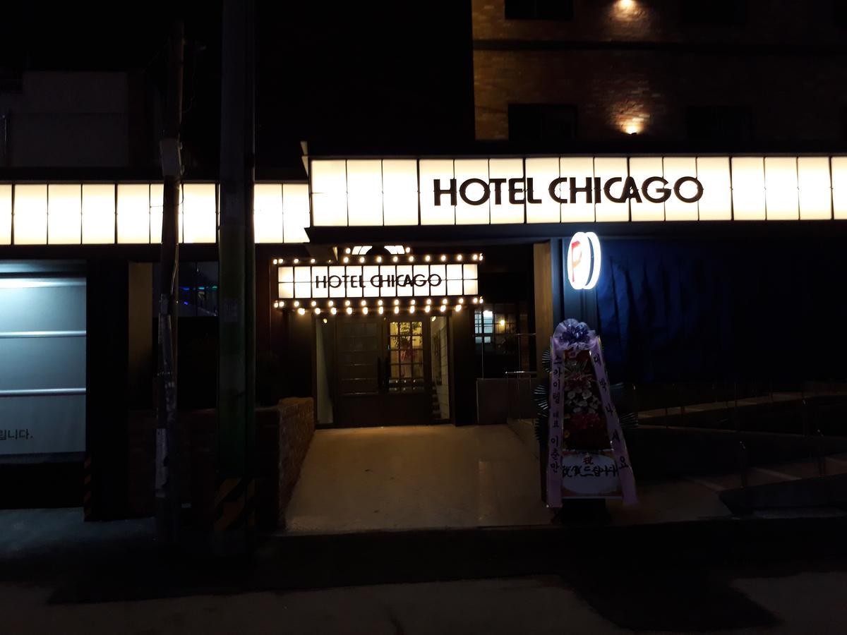 Hotel Chicago Changwon Bagian luar foto